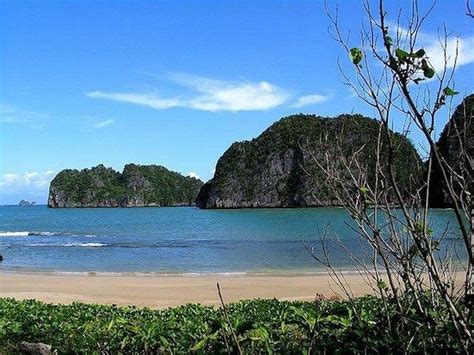 Most Popular Tourist Spots In Luzon Island Out Of Town Blog Caramoan Island Rizal Park