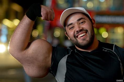 moustafa ismail egyptian bodybuilder s 31 inch popeye biceps earn a place in guinness book of