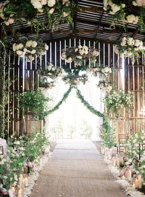 30 Stunning Ways To Infuse Your Wedding With Greenery Chic Vintage