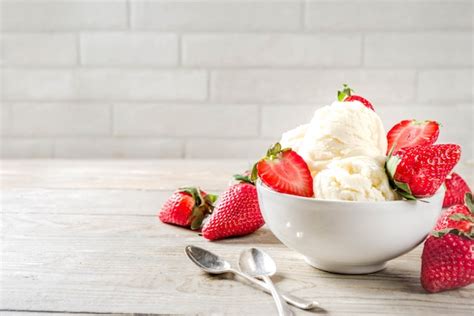 Premium Photo Strawberry Vanilla Ice Cream