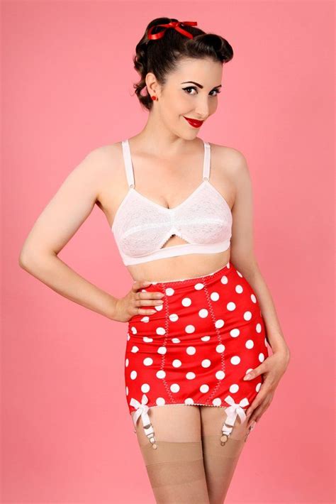 Fox Rose Where Is All The Pretty Shapewear Look To Retro Brands