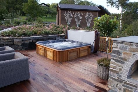 Holzumrandung pool kaufen die hochwertigsten holzumrandung pools verglichen. Whirlpool im Garten - Was ist bei der Installation zu ...