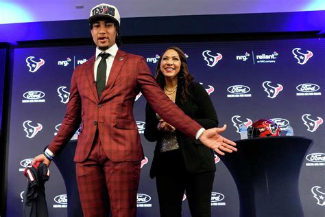 2023 Nfl Draft Houston Texans Stay Busy With Pair Of Day 2 Trades