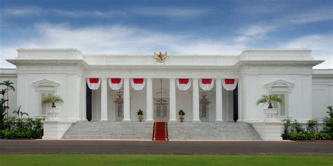 310,000+ vectors, stock photos & psd files. Koleksi lukisan di Istana Kepresidenan dipamerkan di ...