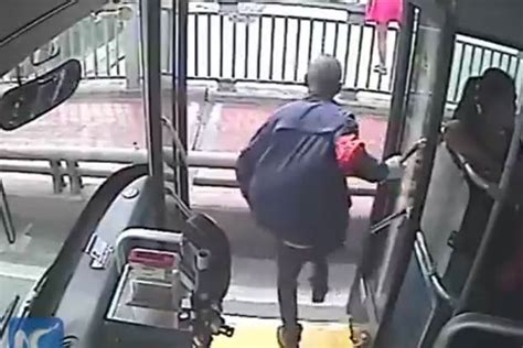 Moment Bus Driver Saves Suicidal Woman From Jumping Off Bridge Caught On Camera World News
