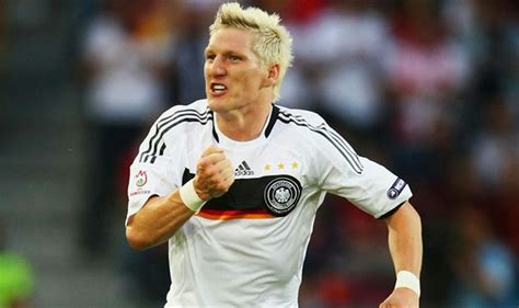 Sunsets are always a guarantee for a happy mood. Download Bastian Schweinsteiger Wallpapers HD Wallpaper