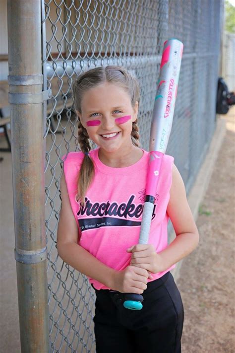 Softball Pose In 2023 Softball Pictures Poses Softball Team Pictures