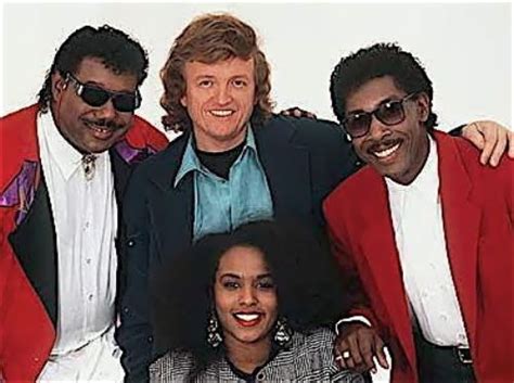 Jetzt ist john davis (66) aus fürth an corona gestorben. Milli Vanilli: a maior farsa da história da música (Égua ...