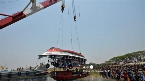 Kapal Feri Bertabrakan Dengan Kapal Kargo Di Bangladesh 26 Orang
