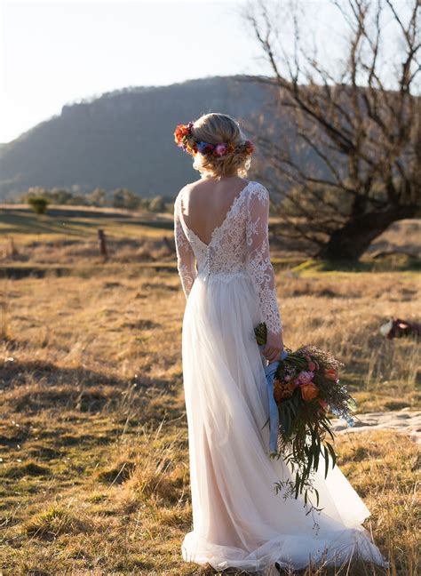 The Bohemian Bride Bright And Beautiful Wedding Inspiration With A B