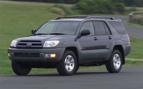 If your weekend involves driving over rugged terrain, this is an excellent choice. 2005 Toyota 4Runner - Information and photos - MOMENTcar