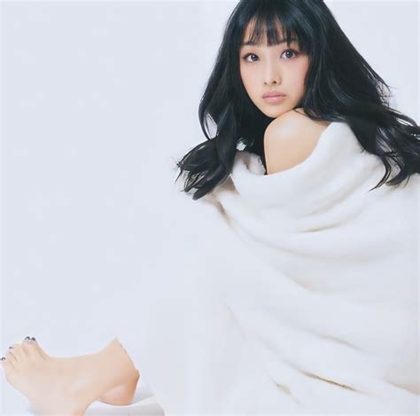 Bare Foot Beauties Unrefusable Seductions Satomi Ishihara