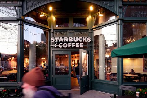 What Time Does Starbucks Close Opening Hours Closing Time And More
