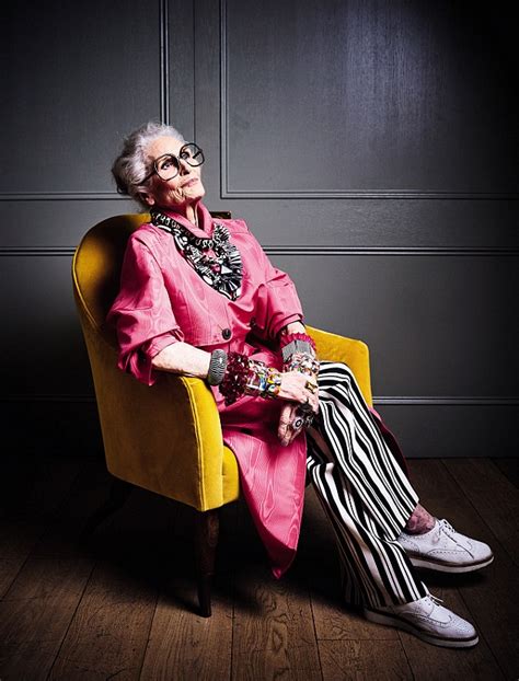 Girls In Pearls Make Way For The Worlds Oldest Supermodel Daphne Selfe At 87 Daily Mail Online