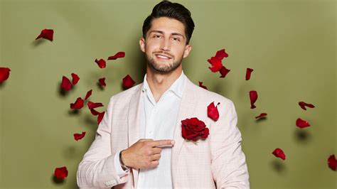 Then the bachelor flew all the way to farmington, pennsylvania, to film matt chris harrison will not be hosting the next season of the bachelorette. Bachelorette 2021: Alle Infos zu Kandidat Lorik Bunjaku