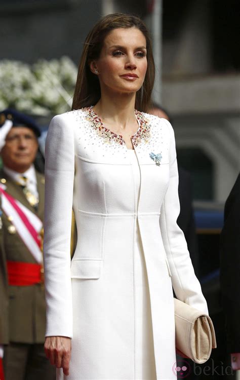 La Reina Letizia Antes Del Primer Discurso De Felipe Vi Como Rey De España Proclamación Del