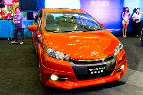 Toyota 全新 Wish 到港 7 人車 24 萬環保價 ： 香港第一車網 Car1hk