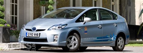 Is a toyota prius a good car? Will the Toyota Prius plug-in cost much the same as a normal Prius?