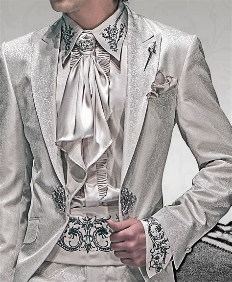 Manchmal finden auch wir die neuen modetrends zwar schön zum angucken, doch zu extrem fürs büro. Pin von Geo You auf BODA MEDIEVAL | Herrenkleidung, Männer ...
