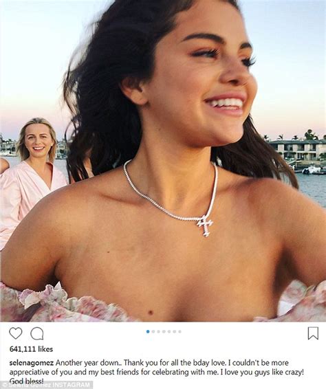 Selena Gomez Throws Blowout 26th Birthday On Yacht Daily Mail Online