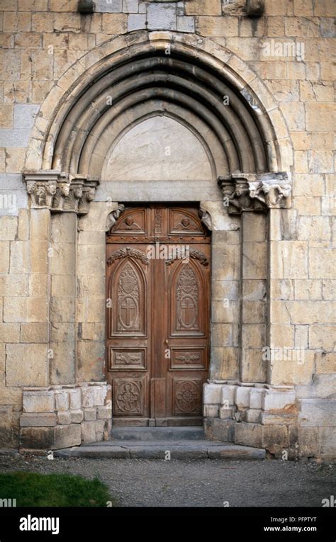 Romanesque Church Exterior Hi Res Stock Photography And Images Alamy