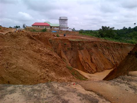 Gully Erosion Threaten N2b Niger Delta Skills Acquisition Centre in ...