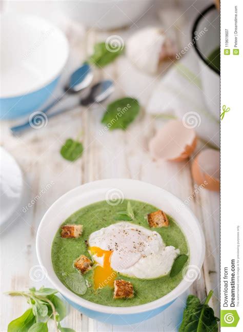 Basically an italian egg drop soup, which takes under twenty my little one doesn't like spinach, so i make hers without. Spinach Soup With Poached Egg Stock Image - Image of homemade, cream: 119619607