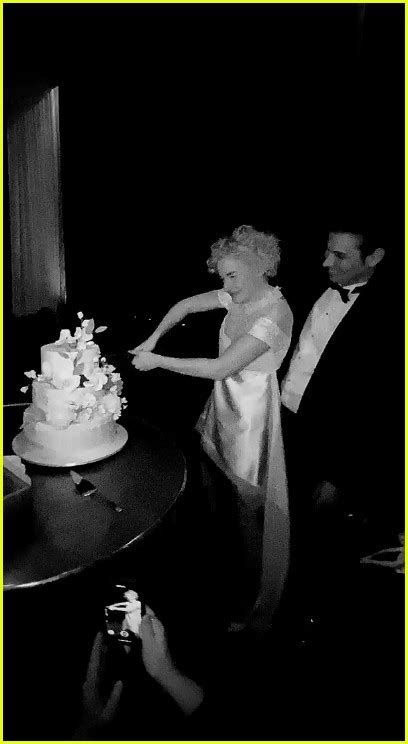 Julia Garner And Mark Foster Are Married Photo 4407220 Wedding Photos