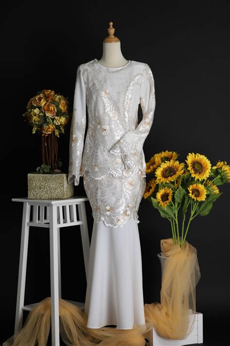 Crafted silhouette kurung modernby bidadari for imaanmaterial: 69363A-Mini Kurung Moden | Eze Fashion