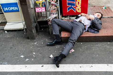 10 Uncensored Photos Of Drunks In Japan Show The Nasty Side Of Alcohol