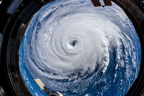 Hurricane Florence Pictures From Space Nasa Captures Incredible Photos