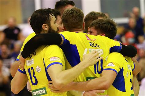 Siatkarska liga narodów 2020 odwołana fivb w piątek oficjalnie zakomunikowano to, o czym spekulowano od dłuższego czasu: Siatkówka. TAURON 1. liga: beniaminkowie szaleją, spokojny ...