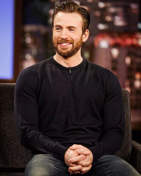 chris evans supports quentin tarantino s controversial statement about marvel jetss