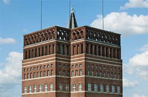 Im so entstandenen innenhof findet jährlich der. European Brick Expressionism - SkyscraperCity