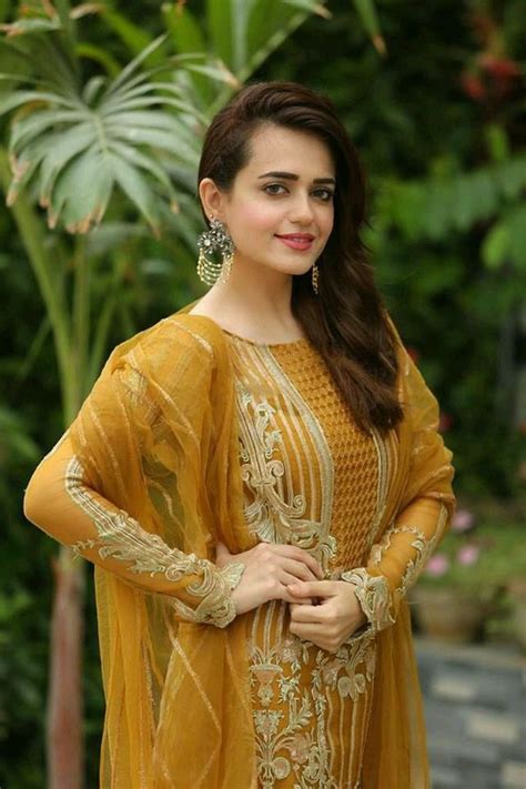 Pin By Eishan Khan On Pakistani Actress Bridal Dress Fashion