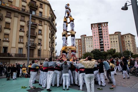 Celebrate El Dia De Sant Jordi In Barcelona April 23rd Driftwood
