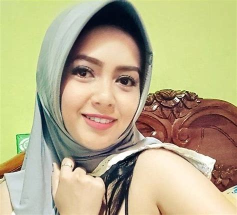 jilbab cantik hot di twitter cerita sex uang sekolah di ganti free hot nude porn pic gallery