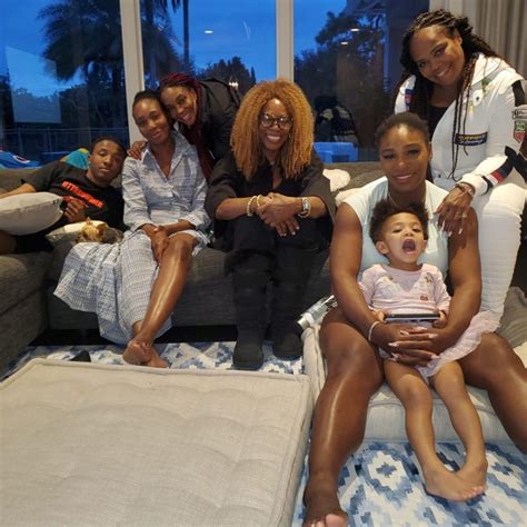 Venus williams news, gossip, photos of venus williams, biography, venus williams boyfriend list 2016. Venus Williams Shows Off Lovely Garden To Fans - COWRY NEWS