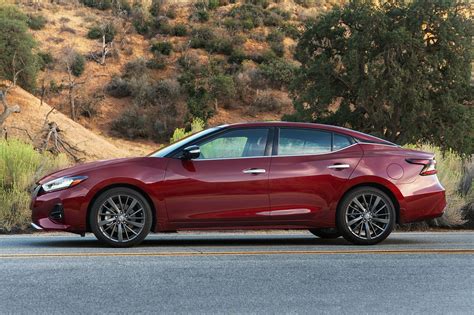 2019 Nissan Maxima Pricing Features Ratings And Reviews Edmunds