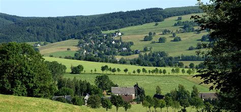 It lies in the south of the german state saxonia and is certainly one of most beautiful and. Neuwernsdorf im Erzgebirge