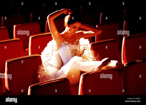Ballettsprung Fotos Und Bildmaterial In Hoher Auflösung Alamy