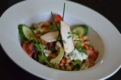 Put hot cooked pasta on plate, top with. Forever Nutrition: Cajun chicken, chickpea and avocado ...