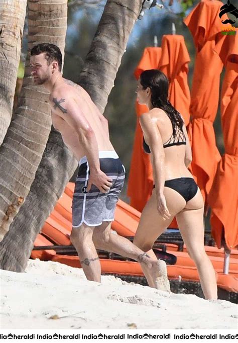 Jessica Biel Wearing A Bikini At A Caribbean Beach Set