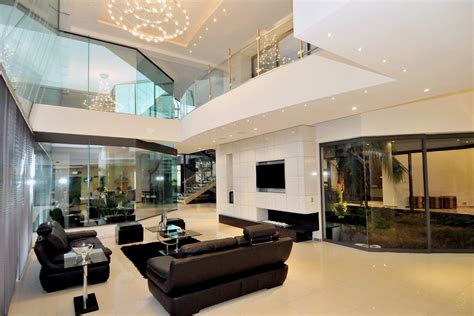 Huge Modern Home In Hollywood Style By Nico Van Der Meulen