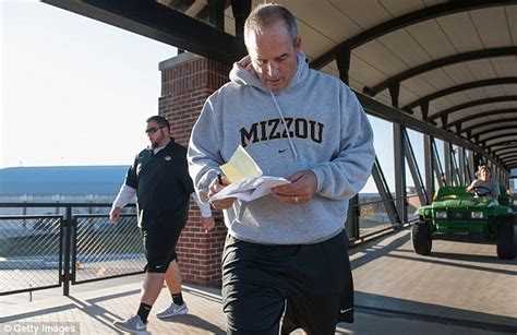 Missouris Gary Pinkel To Resign At End Of Season For Health Reasons Daily Mail Online