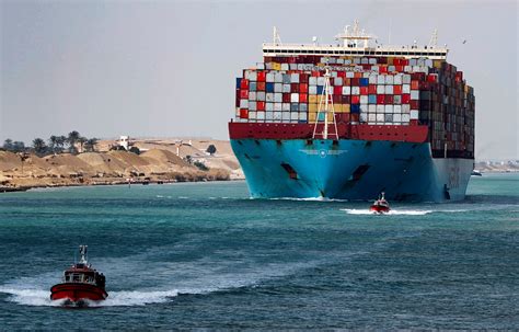 egypt lengthening two way portion of suez canal by 10 kilometres reuters