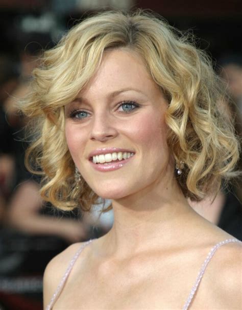 elizabeth banks curled mid neck length bob hairstyle with softness and youthfulness