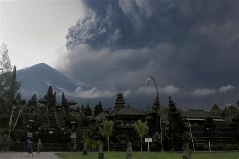 eruption of bali s mt agung prompts red aviation warnings interaksyon