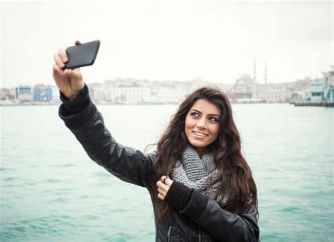 En İyi Selfie Nasıl Çekilir Mediatrend