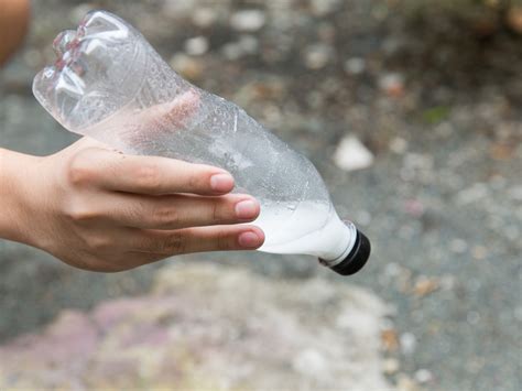 Here's how to do it, and have fun in the process! 3 Ways to Make a Water Bottle Rocket - wikiHow